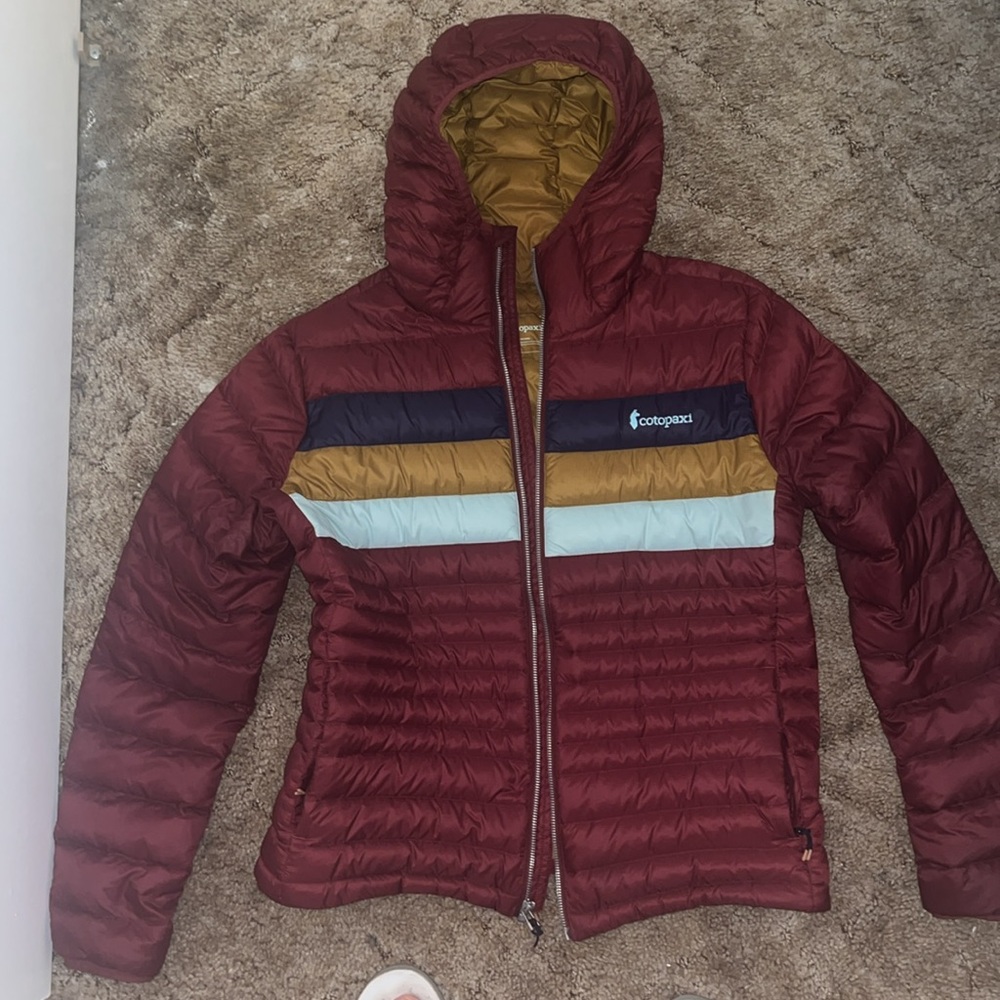 Cotopaxi Fuego Hooded Down Jacket,
Women’s large,
EUC, burgundy
